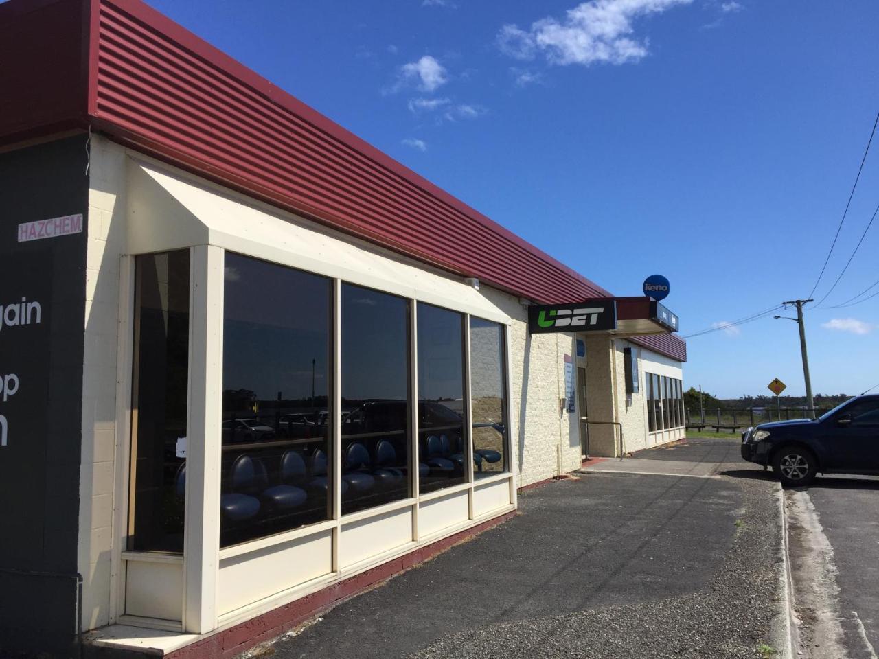 Regatta Point Tavern & Holiday Villas Strahan Exterior foto
